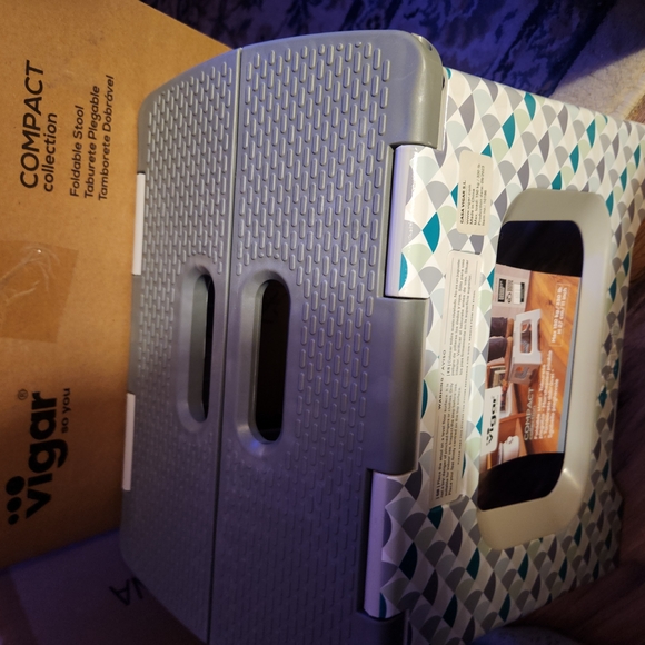 Foldable Step Stool with Geometric Pattern - Picture 4 of 4